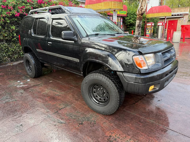 2001 Nissan Xterra · SE Sport Utility 4D — photo 2