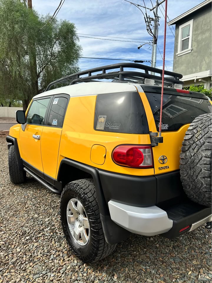 2007 Toyota FJ Cruiser · Sport Utility 2D in Phoenix, AZ (photo 2) — photo 2