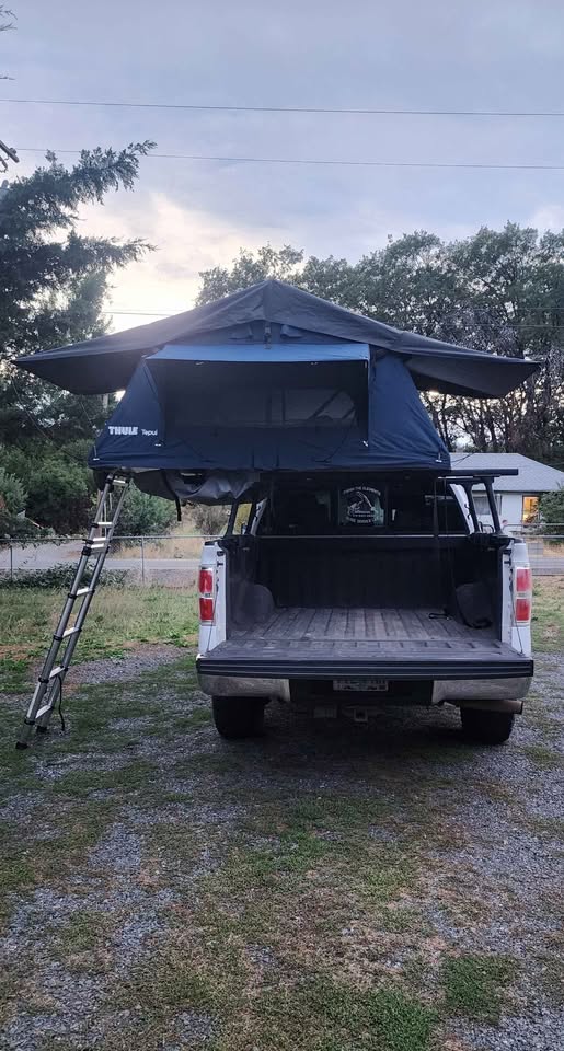 Thule Tepui Rooftop Tent w/ Thule bed rack in Klamath Falls, OR (photo 2) — photo 2