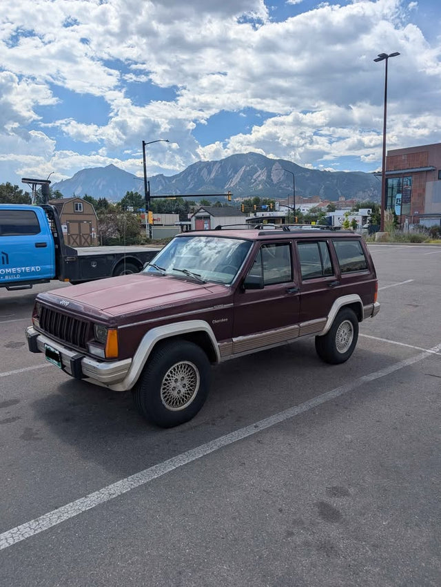 1993 Jeep Cherokee · Country Sport Utility 4D — photo 2