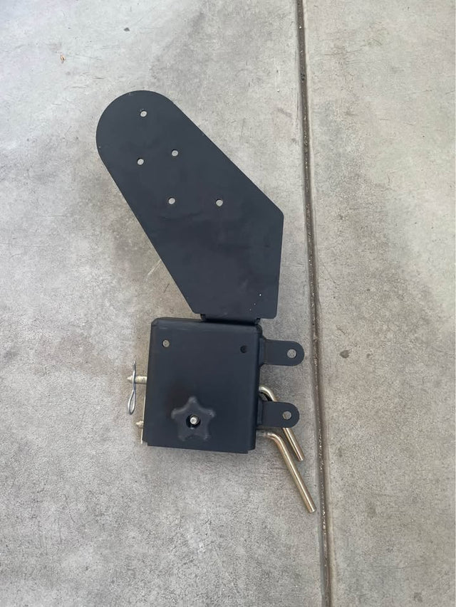 Rotopax mount for pintle hitch — photo 2
