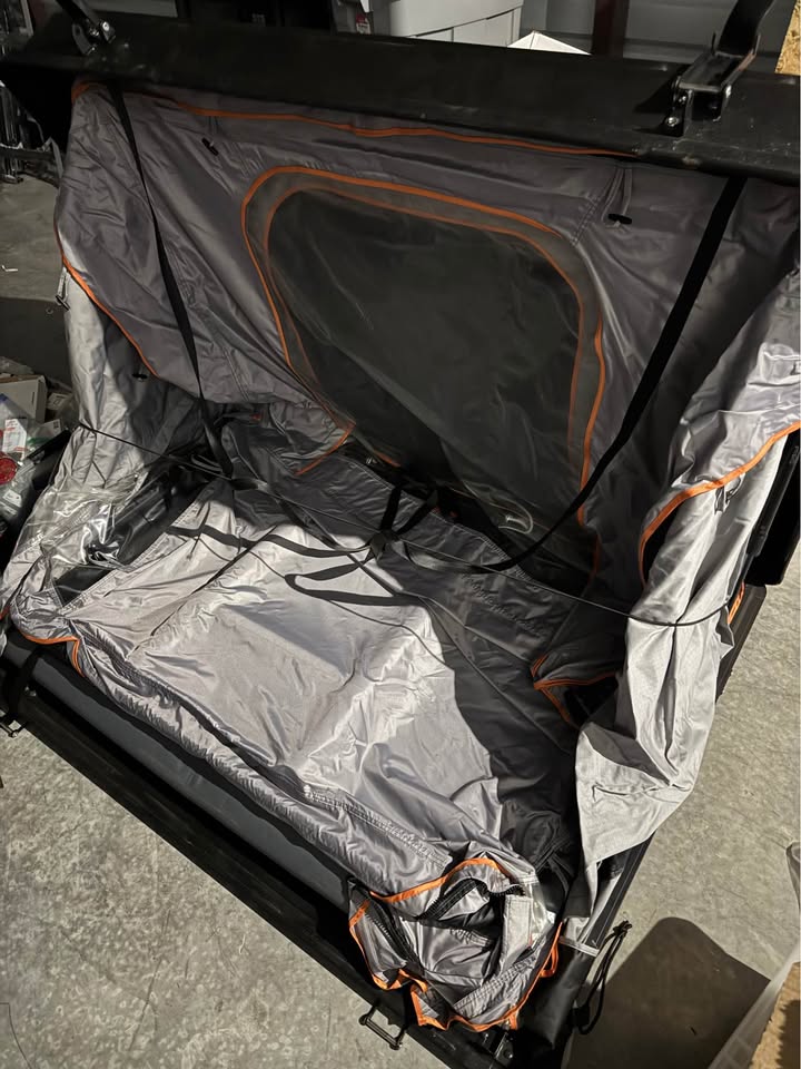 Roofnest Condor Rooftop Tent – 60” x 48” in Tucson, AZ (photo 2) — photo 2