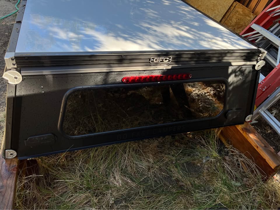 Camper Shell GFC Topper Toyota Tacoma 6ft Long Bed 2nd Gen Go Fast Camper Brand in Idyllwild-Pine Cove, CA (photo 2) — photo 2