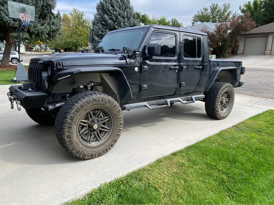 2020 Jeep Gladiator Truck - 33,500 miles - clean title in Boise, ID (photo 2) — photo 2