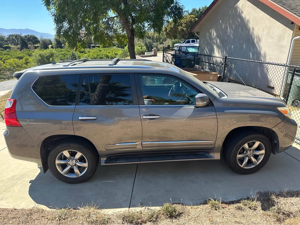 2013 Lexus GX · GX 460 Premium Sport Utility 4D in Camarillo, CA (photo 2) — photo 2