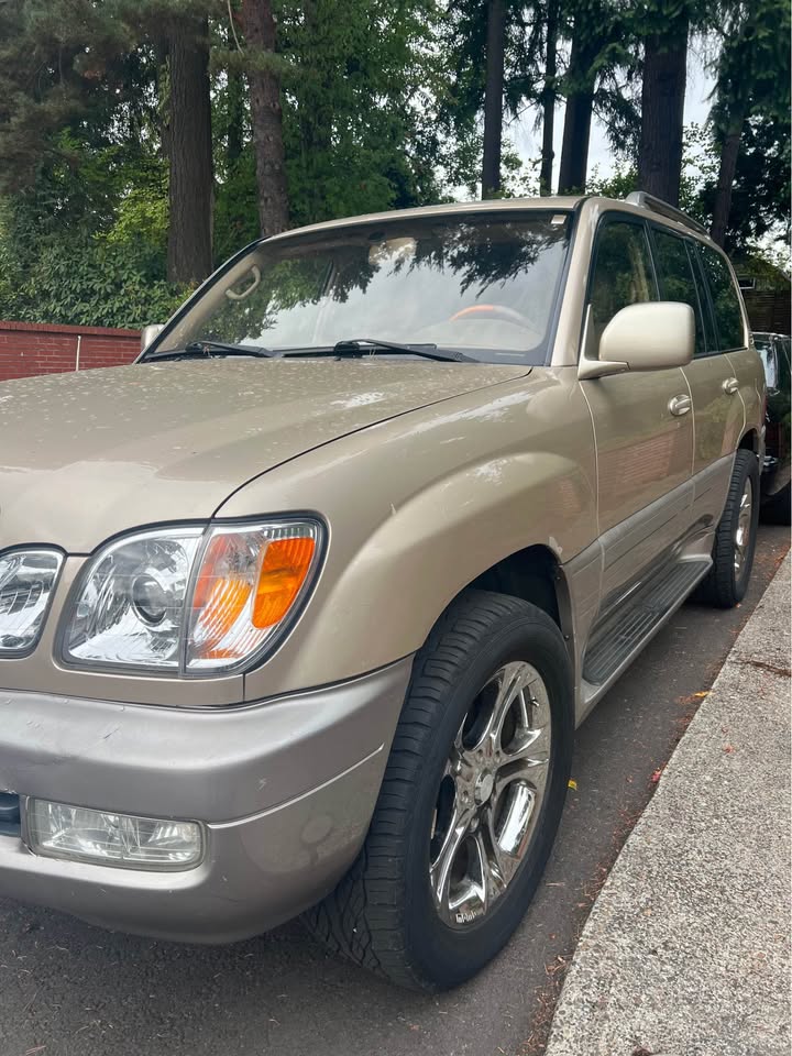 2002 Lexus LX · LX 470 Sport Utility 4D in Portland, OR (photo 2) — photo 2