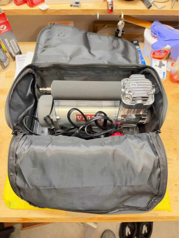 VIAIR 400P (model 40043) 12V portable air compressor in Gresham, OR (photo 2) — photo 2