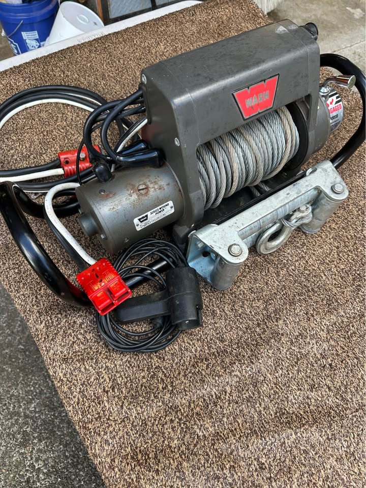 Warn Winch x8000i on Receiver Mount in Vancouver, WA (photo 2) — photo 2
