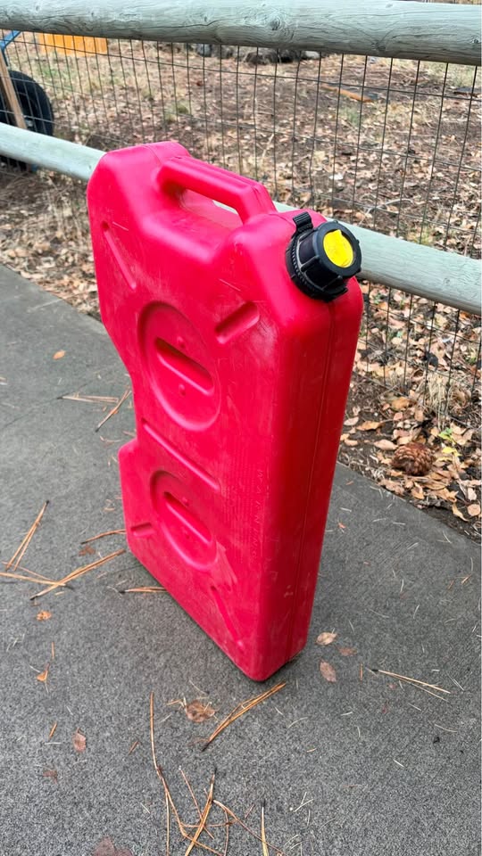 Rotopax 4.5 gallon gas can in Bend, OR (photo 2) — photo 2