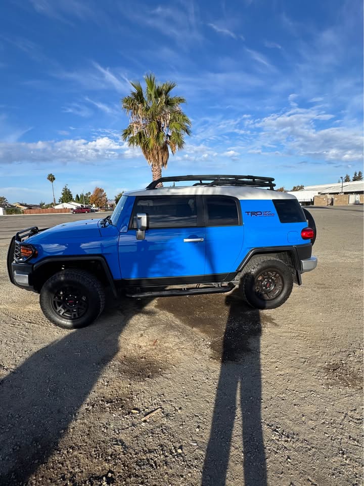 2007 Toyota FJ Cruiser · Sport Utility 2D in Fairfield, CA (photo 2) — photo 2