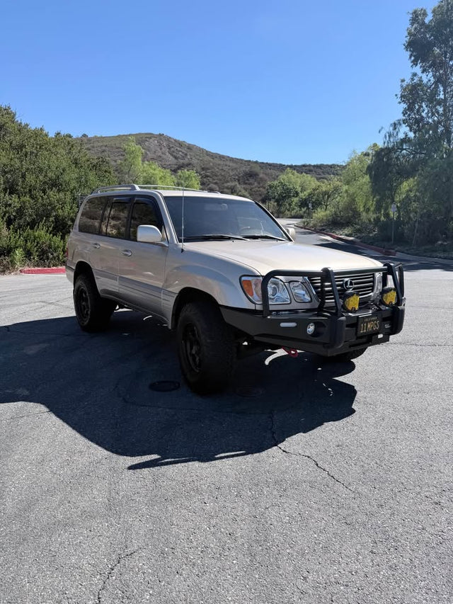 2002 Lexus LX · LX 470 Sport Utility 4D — photo 2