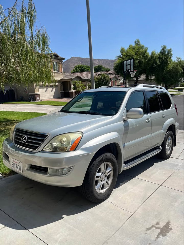 2004 Lexus GX · GX 470 Sport Utility 4D — photo 2