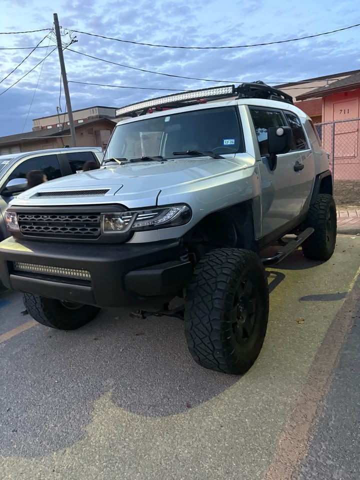 2007 Toyota FJ Cruiser · Sport Utility 2D in San Antonio, TX (photo 2) — photo 2
