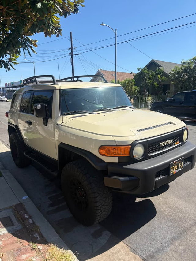 2008 Toyota FJ Cruiser · Sport Utility 2D — photo 2