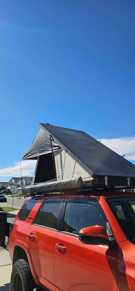 Roofnest Falcon 2 rooftop tent in Johnstown, CO (photo 2) — photo 2