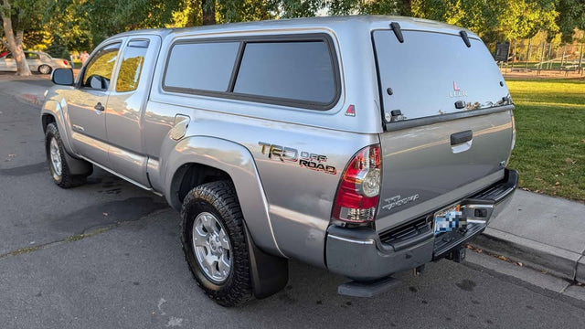2015 Toyota Tacoma 6-speed TRD Off-Road Access Cab — photo 2