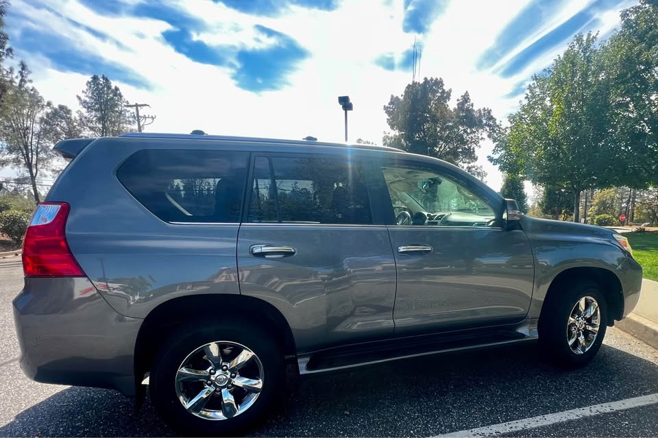 2010 Lexus GX · GX 460 Sport Utility 4D in Grass Valley, CA (photo 2) — photo 2