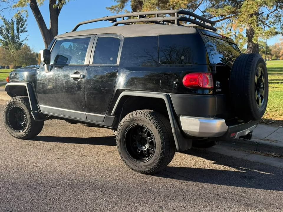 2010 Toyota FJ Cruiser · Sport Utility 2D in Lakewood, CO (photo 2) — photo 2