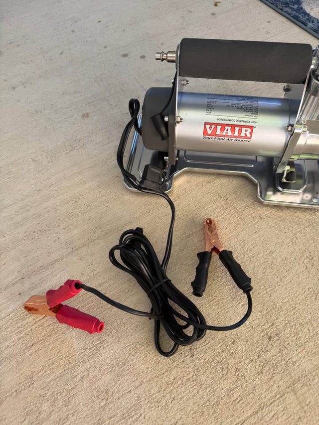 VIAIR 400P Portable Air Compressor Kit — photo 2