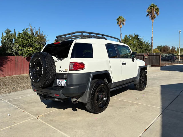 2008 Toyota FJ Cruiser · Sport Utility 2D — photo 2