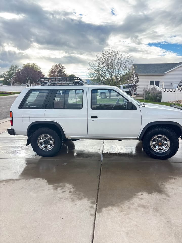 1992 Nissan Pathfinder SE 4x4 in Cedar City, UT (photo 2) — photo 2