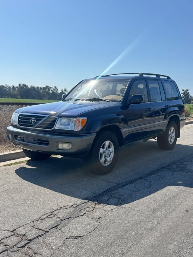 2000 Toyota Land Cruiser J100 — photo 2