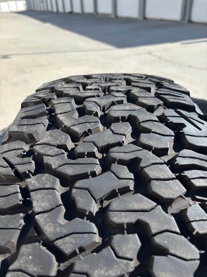 Bfgoodrich k02 (285/70R17) in Chula Vista, CA (photo 2) — photo 2