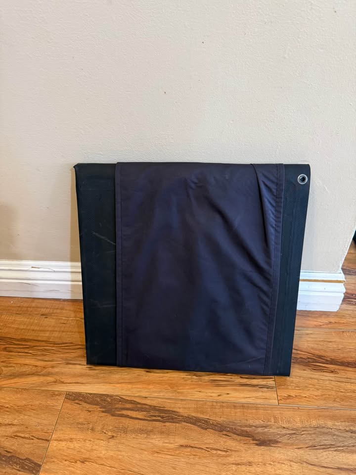 Redarc 160W MONOCRYSTALLINE FOLDING SOLAR BLANKET ANDERSON PLUG SMFB1160 GREAT SHAPE in Long Beach, CA (photo 4) — photo 4