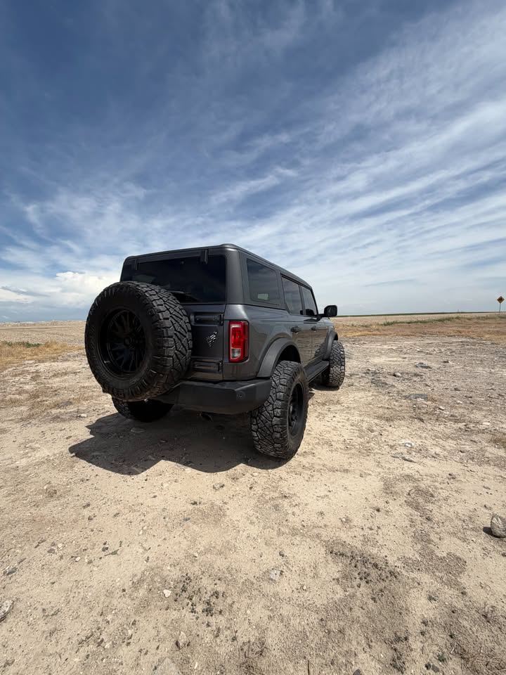 2022 Ford bronco 4-door – loaded – excellent condition — photo 4