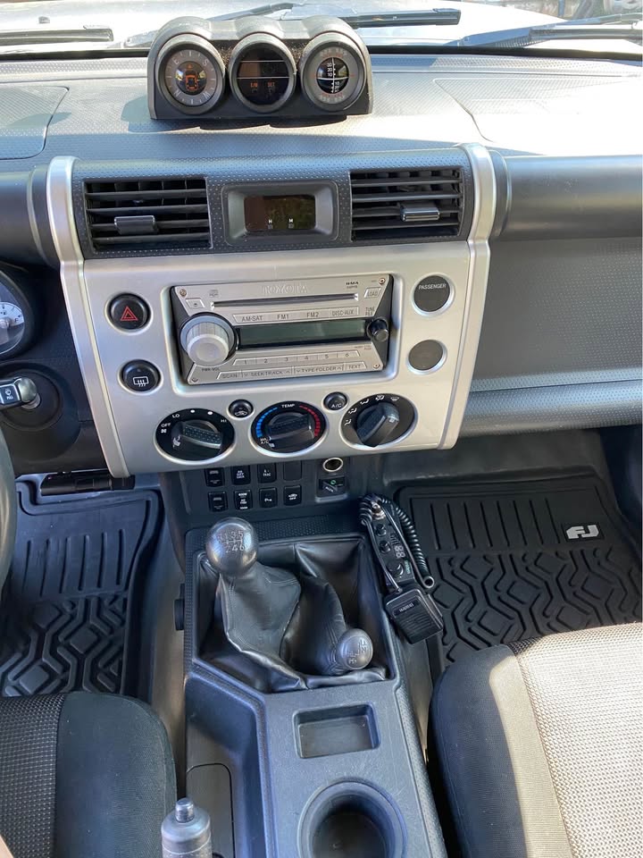 2007 Toyota FJ Cruiser in Monroe, WA (photo 5)