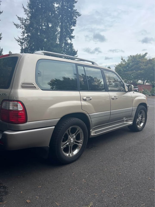 2002 Lexus LX · LX 470 Sport Utility 4D — photo 3