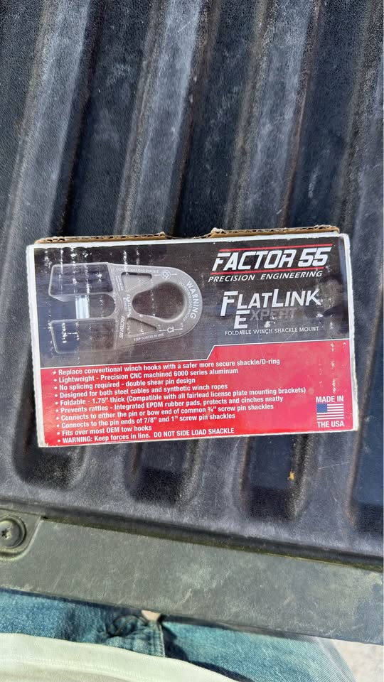 Factor 55 FlatLink Expert Foldable Winch Shackle Mount — photo 3