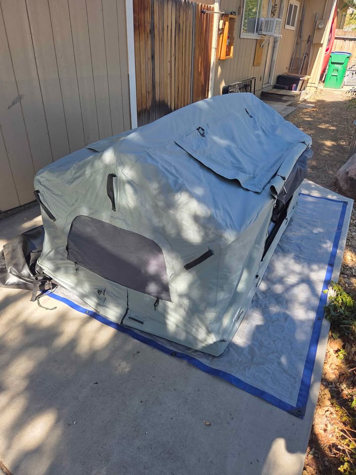 Thule Tepui Foothill 2P roof top tent in Reno, NV (photo 3) — photo 3