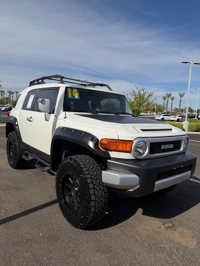 2014 Toyota FJ Cruiser · Base — photo 3