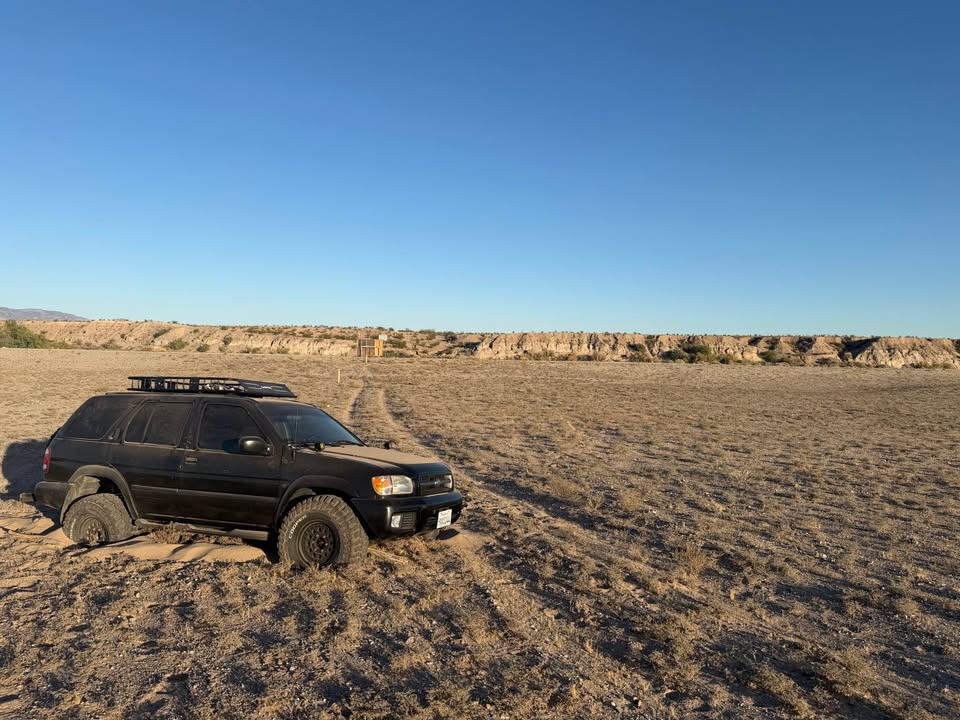 2001 Nissan Pathfinder · SE Off-Road Sport Utility 4D in South Gate, CA (photo 3) — photo 3