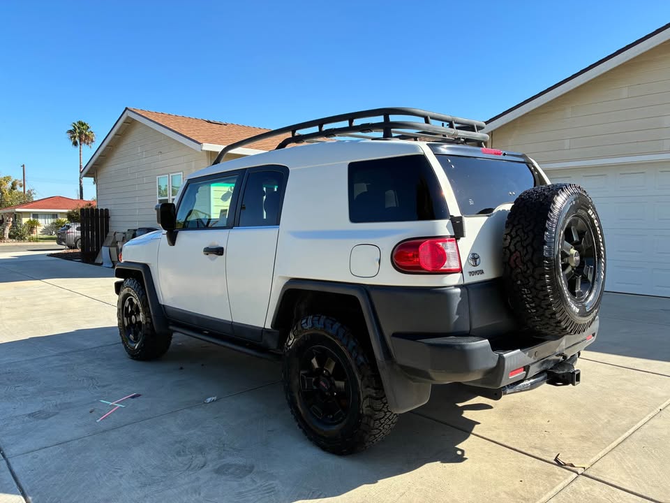 2008 Toyota FJ Cruiser · Sport Utility 2D in Sacramento, CA (photo 3) — photo 3