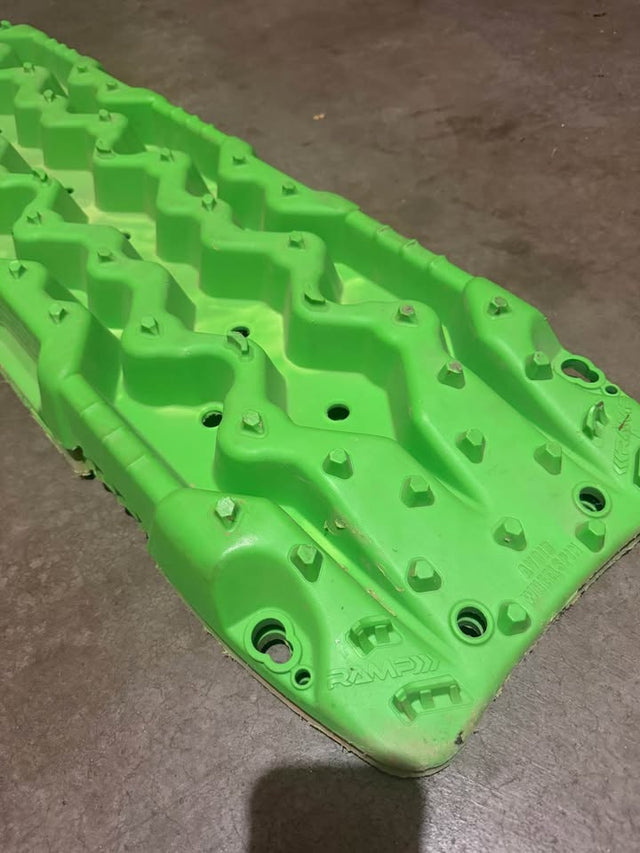 MAXTRAX MKII lime-green recovery boards — photo 3