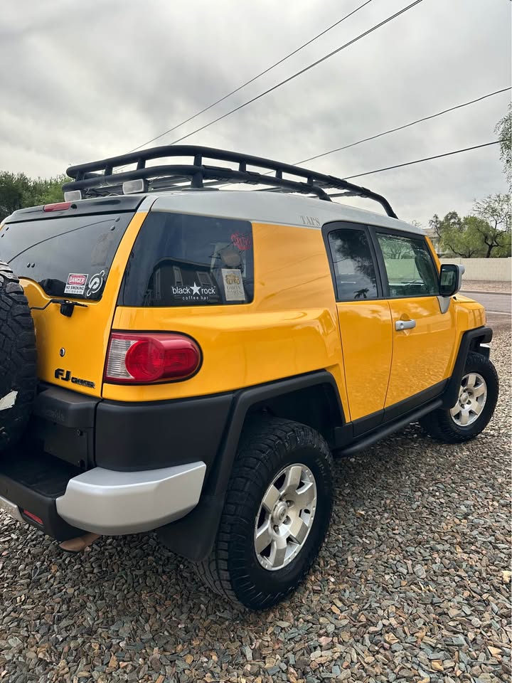 2007 Toyota FJ Cruiser · Sport Utility 2D in Phoenix, AZ (photo 3) — photo 3