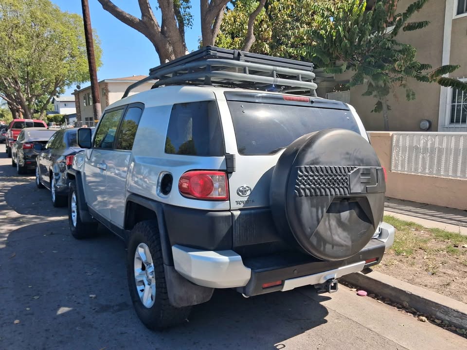 2007 Toyota FJ Cruiser · Sport Utility 2D in Downey, CA (photo 3) — photo 3