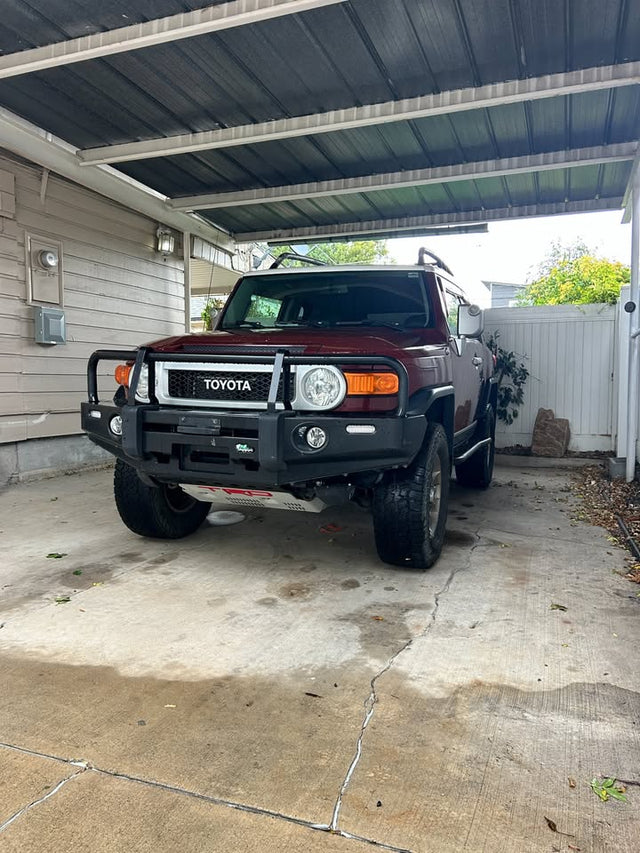 2011 Toyota FJ Cruiser — photo 3