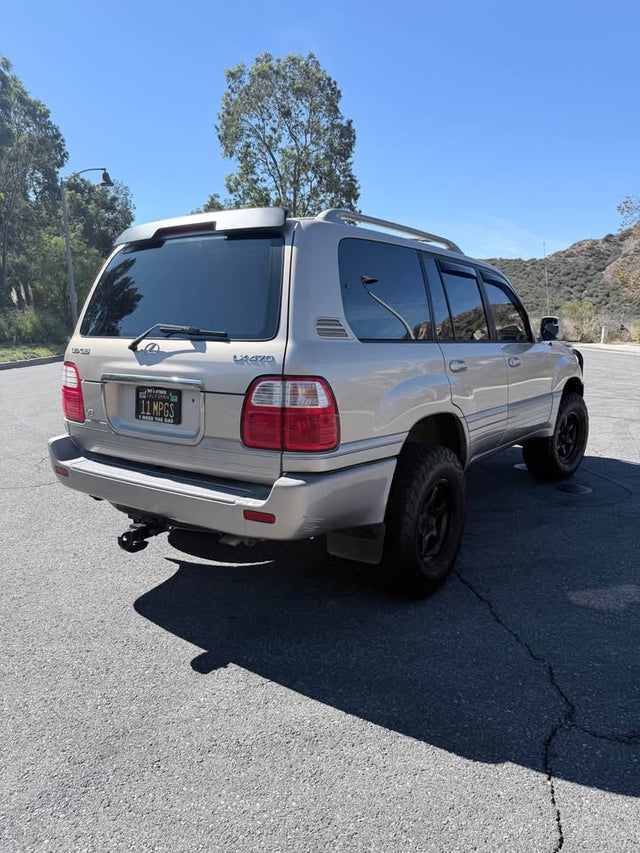 2002 Lexus LX · LX 470 Sport Utility 4D — photo 3