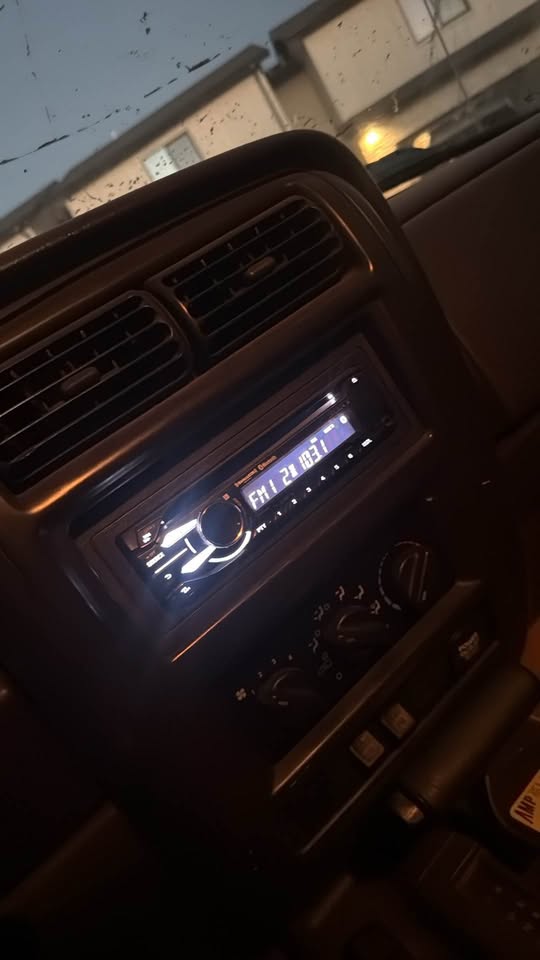 1999 Jeep Cherokee · Classic Sport Utility 4D — photo 3