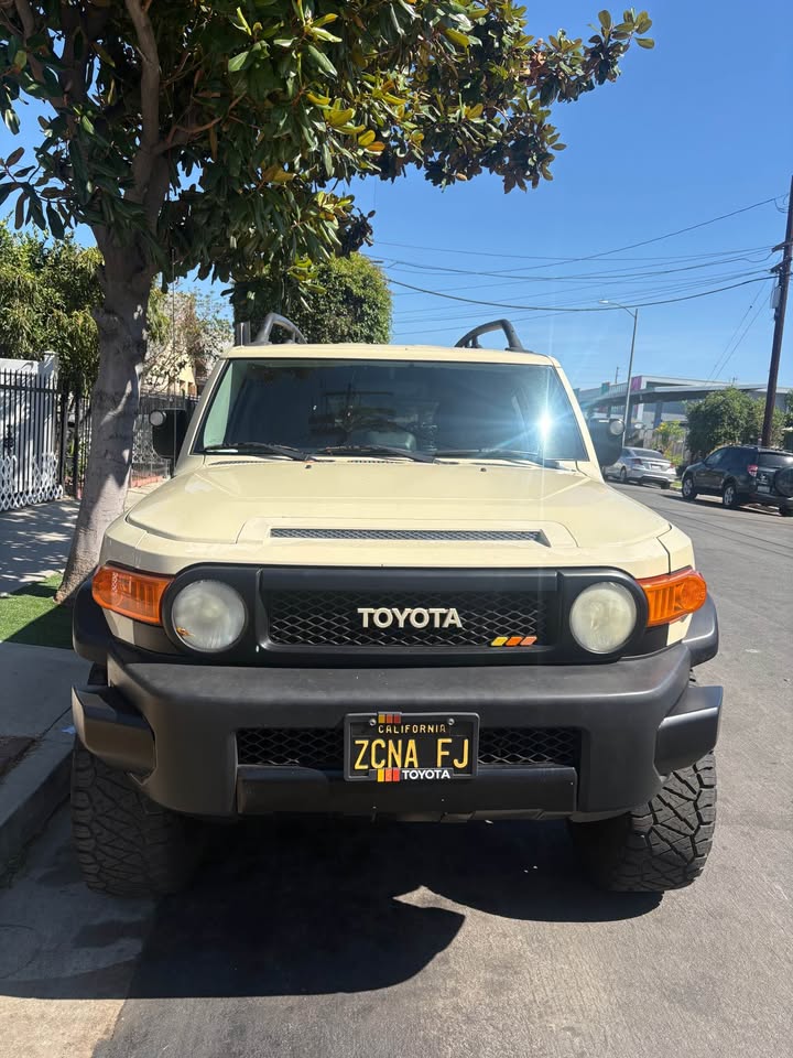 2008 Toyota FJ Cruiser · Sport Utility 2D in Bell Gardens, CA (photo 3) — photo 3