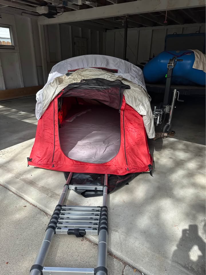 2017 Yakima Skyrise Rooftop tent in Helena, MT (photo 3) — photo 3
