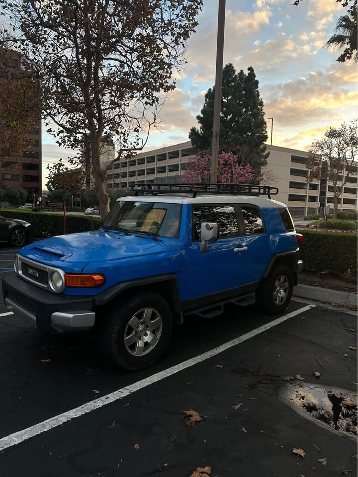 2007 Toyota FJ Cruiser · 4x4 in Irvine, CA (photo 3) — photo 3