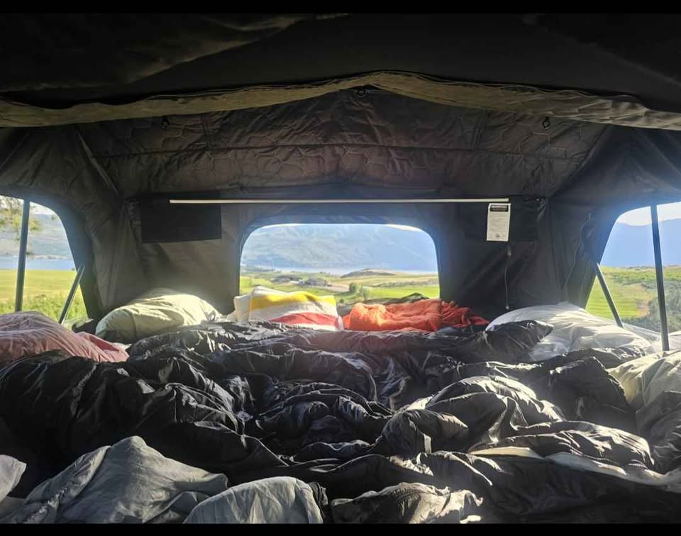 ​Amazing 4–5 Person Rooftop Tent in superb condition in Redmond, WA (photo 3) — photo 3