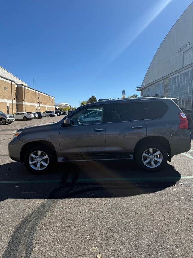 2010 Lexus GX · GX 460 Sport Utility 4D — photo 3