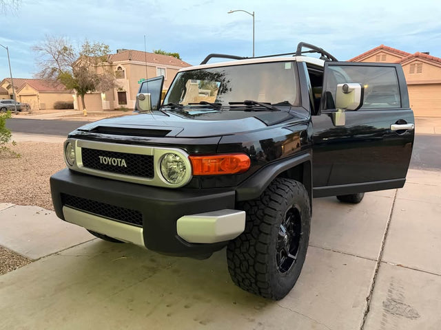 2008 Toyota FJ Cruiser · Sport Utility 2D — photo 3