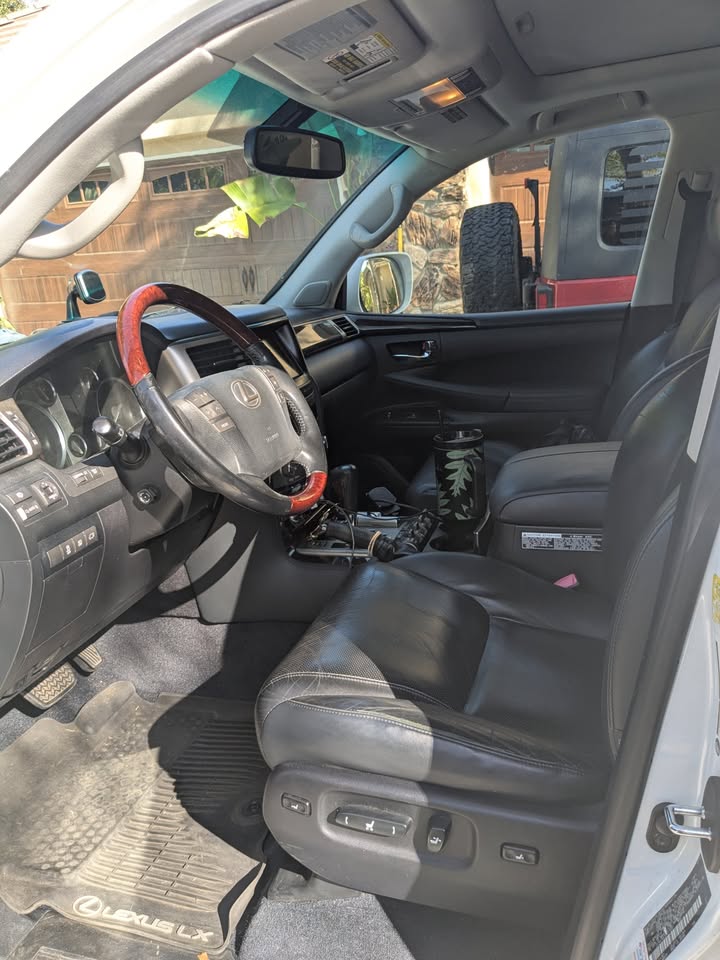 2013 Lexus LX · LX 570 Sport Utility 4D in Newbury Park, CA (photo 3) — photo 3