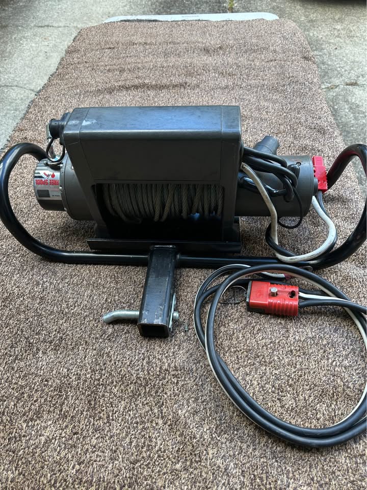 Warn Winch x8000i on Receiver Mount in Vancouver, WA (photo 3) — photo 3